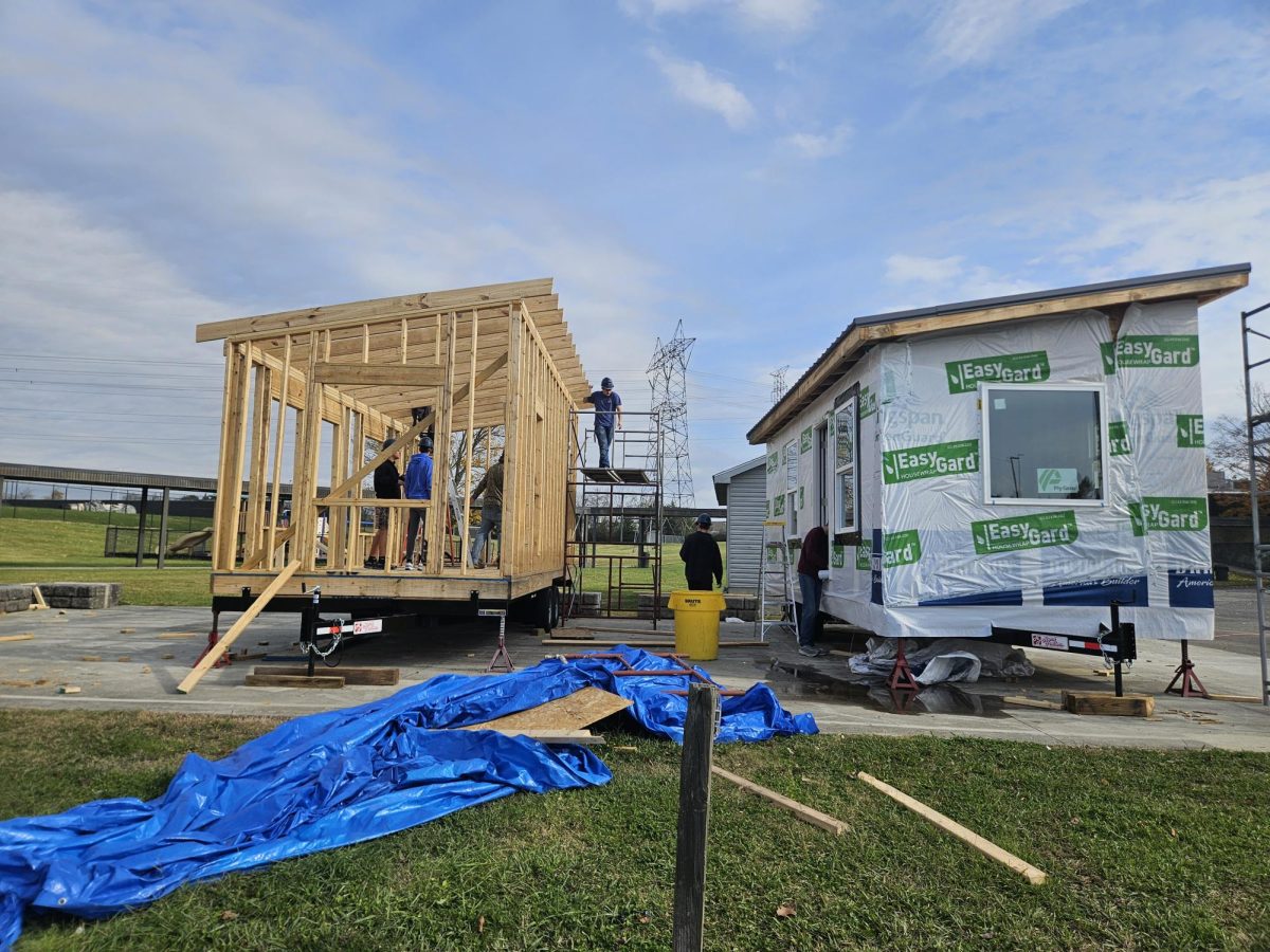 KHS 2nd period construction students work on tiny homes for veterans in Knox County. 